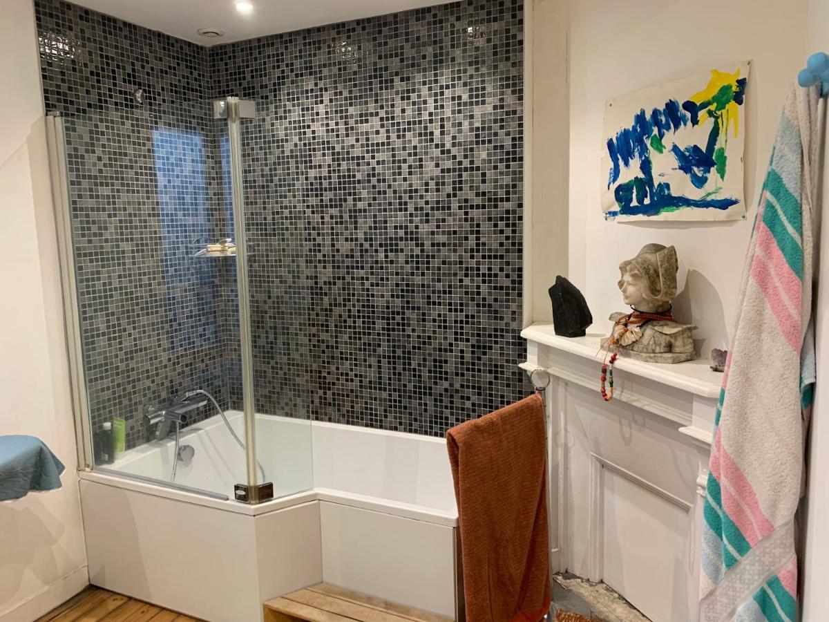 Auberge Du Finistere - Chambres Cosy A Louer - Bienvenus Chez Anne Votre Hote Et Chris Le Gardien- Proche Centre Ville Et Odet A Pieds كْيَمبيه المظهر الخارجي الصورة