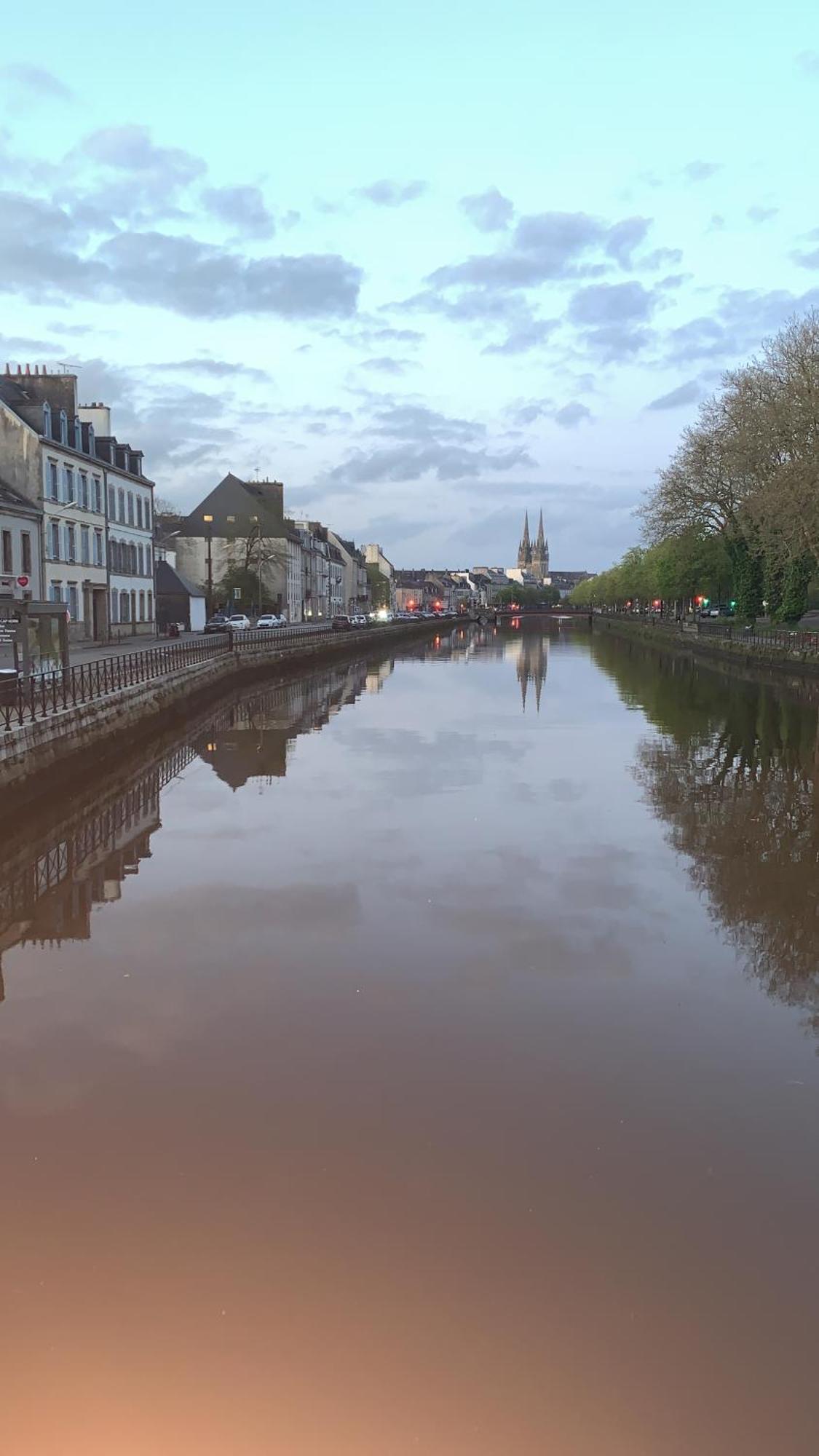 Auberge Du Finistere - Chambres Cosy A Louer - Bienvenus Chez Anne Votre Hote Et Chris Le Gardien- Proche Centre Ville Et Odet A Pieds كْيَمبيه المظهر الخارجي الصورة